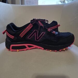 New Balance Kids' Black and Pink Sneakers
